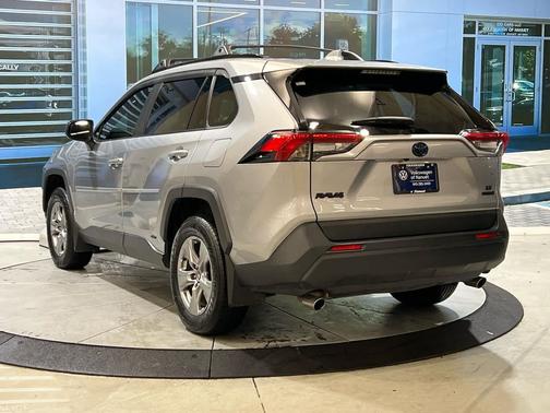 2022 Toyota RAV4 Hybrid SE