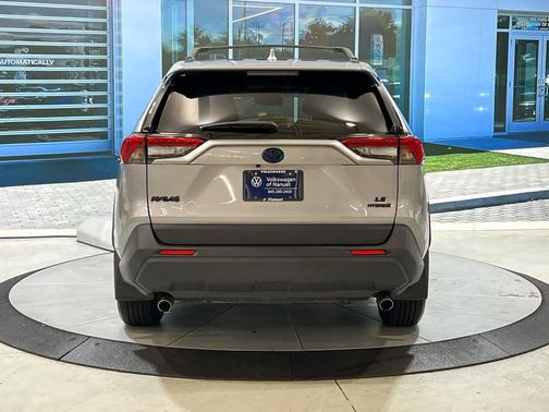 2022 Toyota RAV4 Hybrid SE