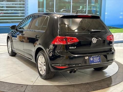 2017 Volkswagen Golf TSI S 4-Door