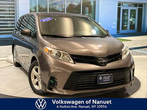 2020 Toyota Sienna SE