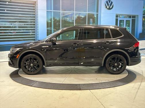 2022 Volkswagen Tiguan 2.0T SE R-Line Black 4MOTION