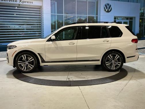2021 BMW X7 M50i