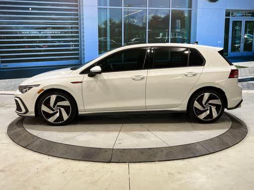 2022 Volkswagen Golf GTI 2.0T SE DSG