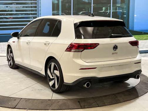 2022 Volkswagen Golf GTI 2.0T SE DSG