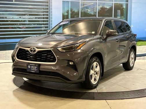 2023 Toyota Highlander LE