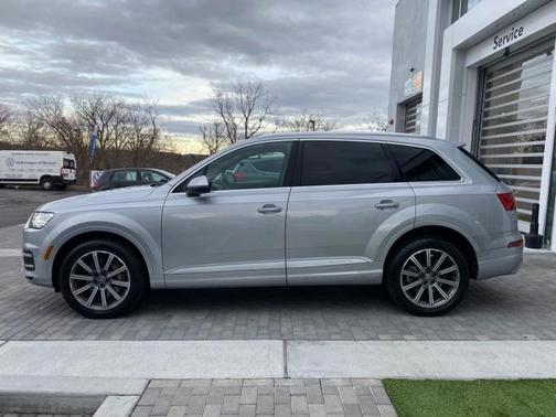 Photo 5 of 44 of 2018 Audi Q7 3.0T Premium Plus