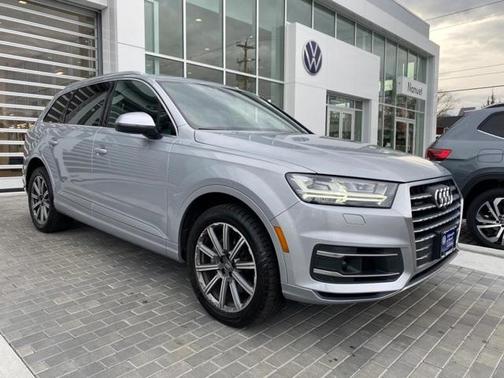 Photo 2 of 44 of 2018 Audi Q7 3.0T Premium Plus