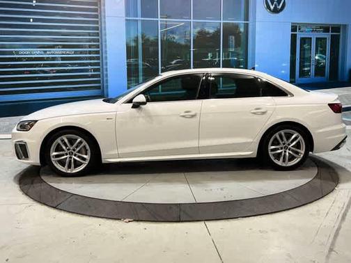 2023 Audi A4 45 S line Premium Plus