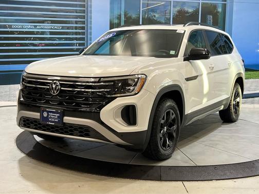 2025 Volkswagen Atlas 2.0T Peak Edition