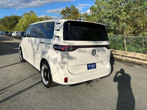 2025 Volkswagen ID. Buzz Pro S