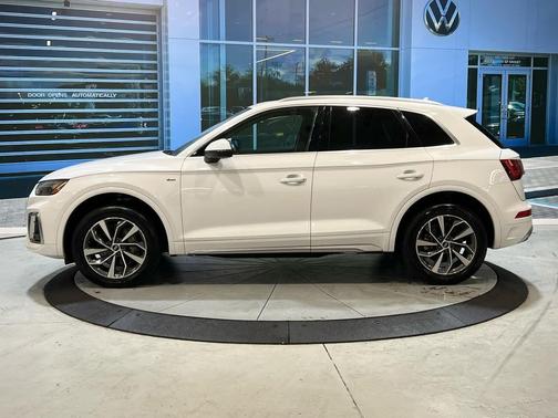 2022 Audi Q5 45 S line Premium Plus