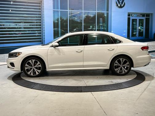 2022 Volkswagen Passat 2.0T SE