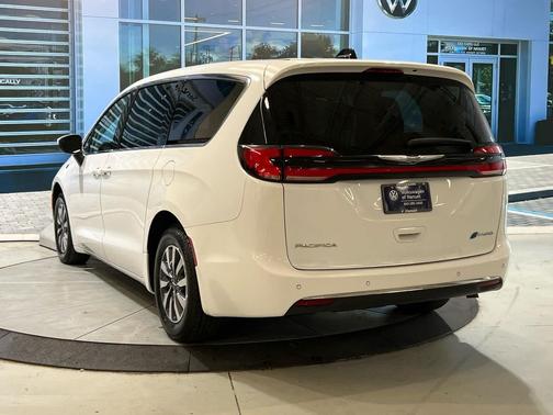 Bright White Clearcoat 2023 Chrysler Pacifica Hybrid Touring L