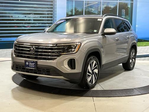 2025 Volkswagen Atlas 2.0T SE w/Technology 4MOTION