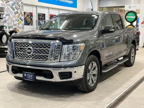 2019 Nissan Titan SV