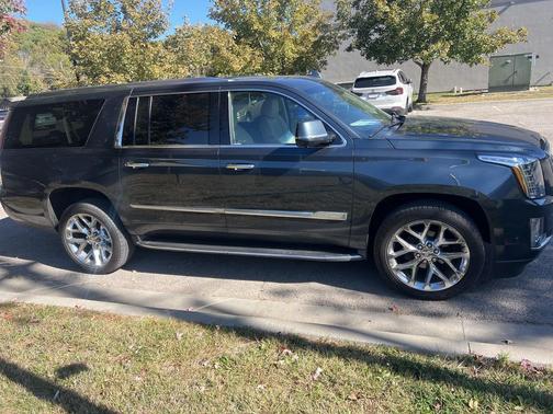2019 Cadillac Escalade ESV Luxury