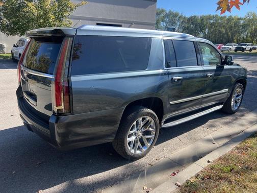 2019 Cadillac Escalade ESV Luxury
