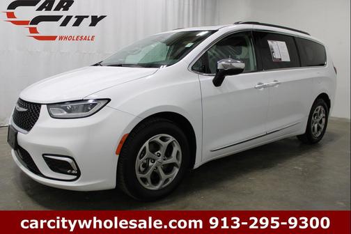 Bright White Clearcoat 2023 Chrysler Pacifica Limited