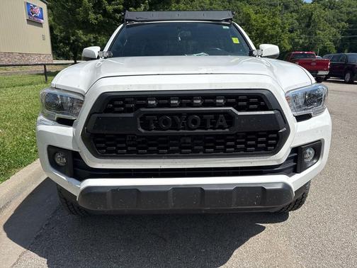 Super White 2017 Toyota Tacoma TRD Off Road