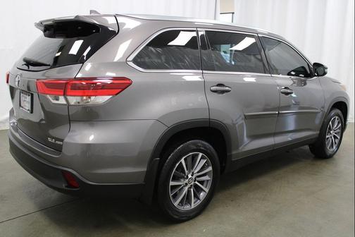 Predawn Gray Mica 2019 Toyota Highlander XLE