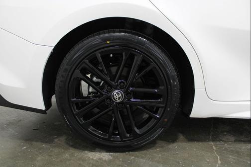 Ice 2025 Toyota Camry SE