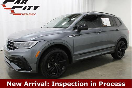 Platinum Gray Metallic 2024 Volkswagen Tiguan 2.0T SE R-Line Black 4MOTION