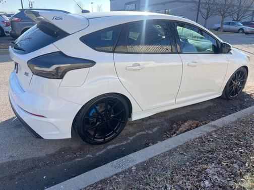 2017 Ford Focus RS Base