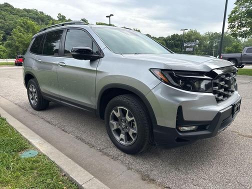 Lunar Silver Metallic 2023 Honda Passport AWD TrailSport