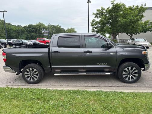 Magnetic Gray Metallic 2018 Toyota Tundra SR5