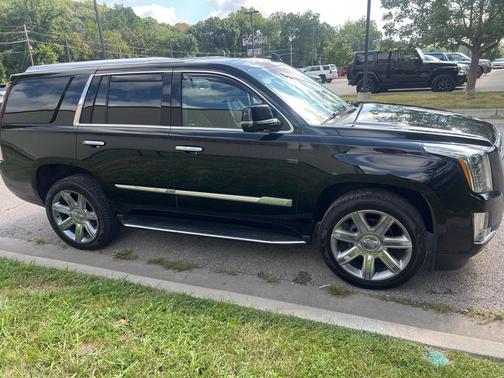 2018 Cadillac Escalade Luxury