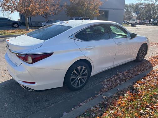 2019 Lexus ES 350 Base