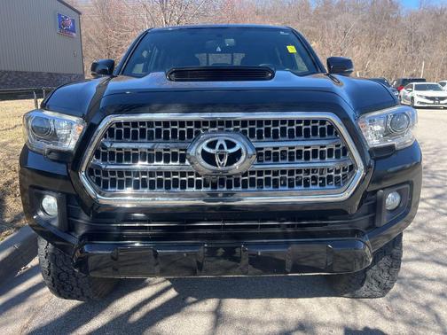 2016 Toyota Tacoma TRD Sport