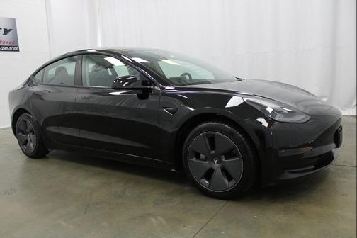 2022 Tesla Model 3 Standard Range