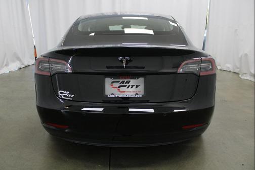 2022 Tesla Model 3 Standard Range