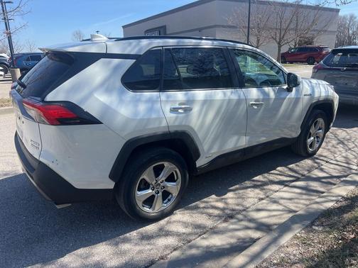 Blizzard Pearl 2021 Toyota RAV4 Hybrid Limited