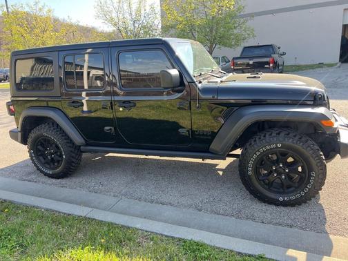 Black Clearcoat 2021 Jeep Wrangler Willys