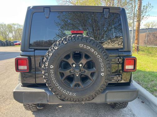 Black Clearcoat 2021 Jeep Wrangler Willys