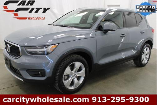 2021 Volvo XC40 T5 Momentum