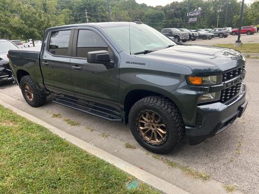 2022 Chevrolet Silverado 1500 Custom