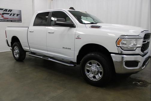 Bright White Clearcoat 2022 RAM 2500 Big Horn Crew Cab 4x4 6'4' Box
