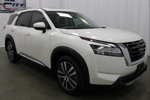 2022 Nissan Pathfinder Platinum 2WD