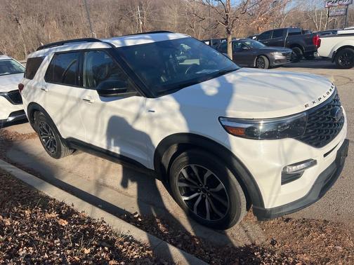 2022 Ford Explorer ST-Line