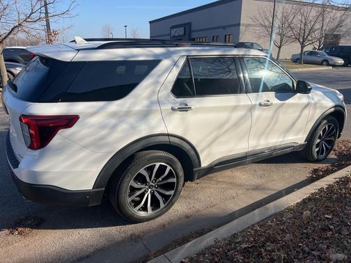 2022 Ford Explorer ST-Line