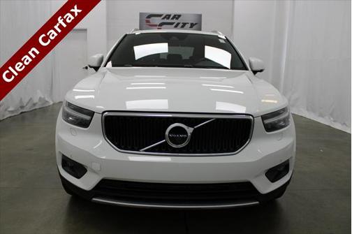 2019 Volvo XC40 T5 Momentum