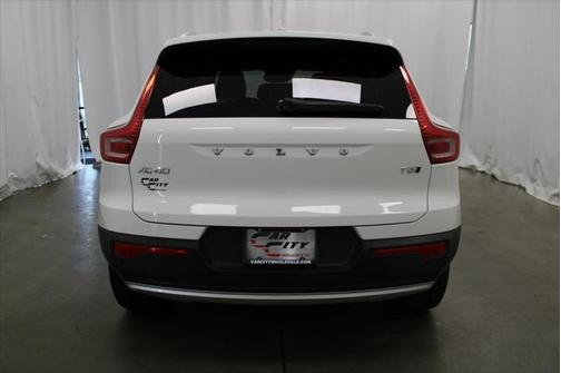 2019 Volvo XC40 T5 Momentum