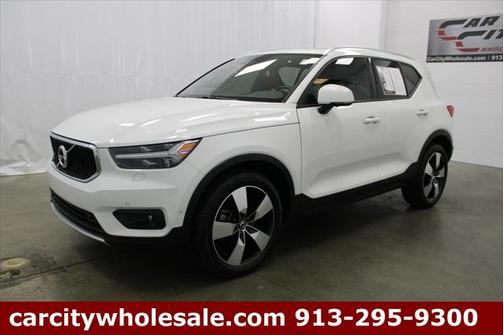 2019 Volvo XC40 T5 Momentum