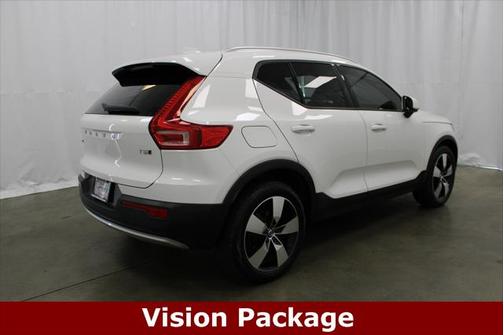 2019 Volvo XC40 T5 Momentum