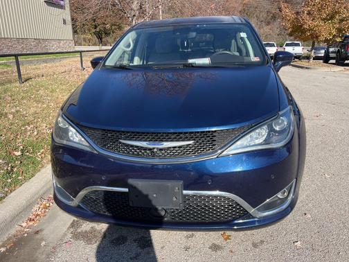 2020 Chrysler Pacifica Touring