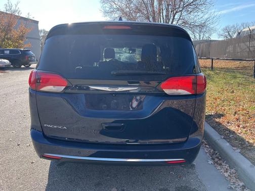 2020 Chrysler Pacifica Touring