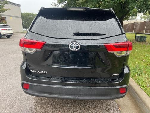 2018 Toyota Highlander LE